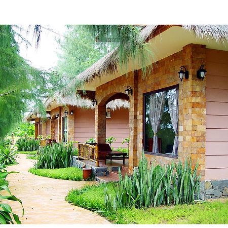 Vinh Suong Seaside Hotel And Resort Phan Thiết Buitenkant foto