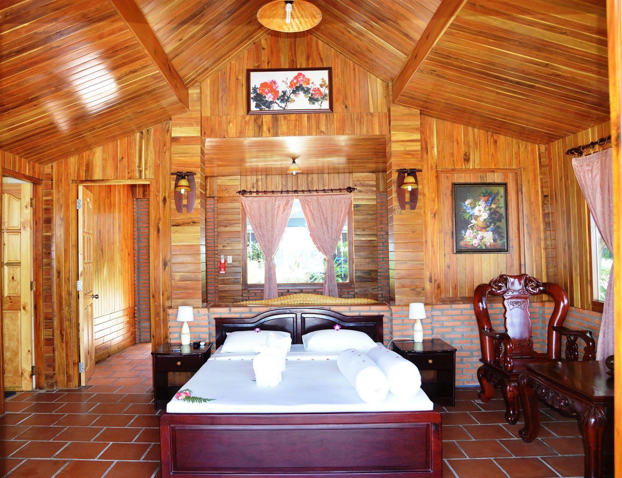 Vinh Suong Seaside Hotel And Resort Phan Thiết Buitenkant foto