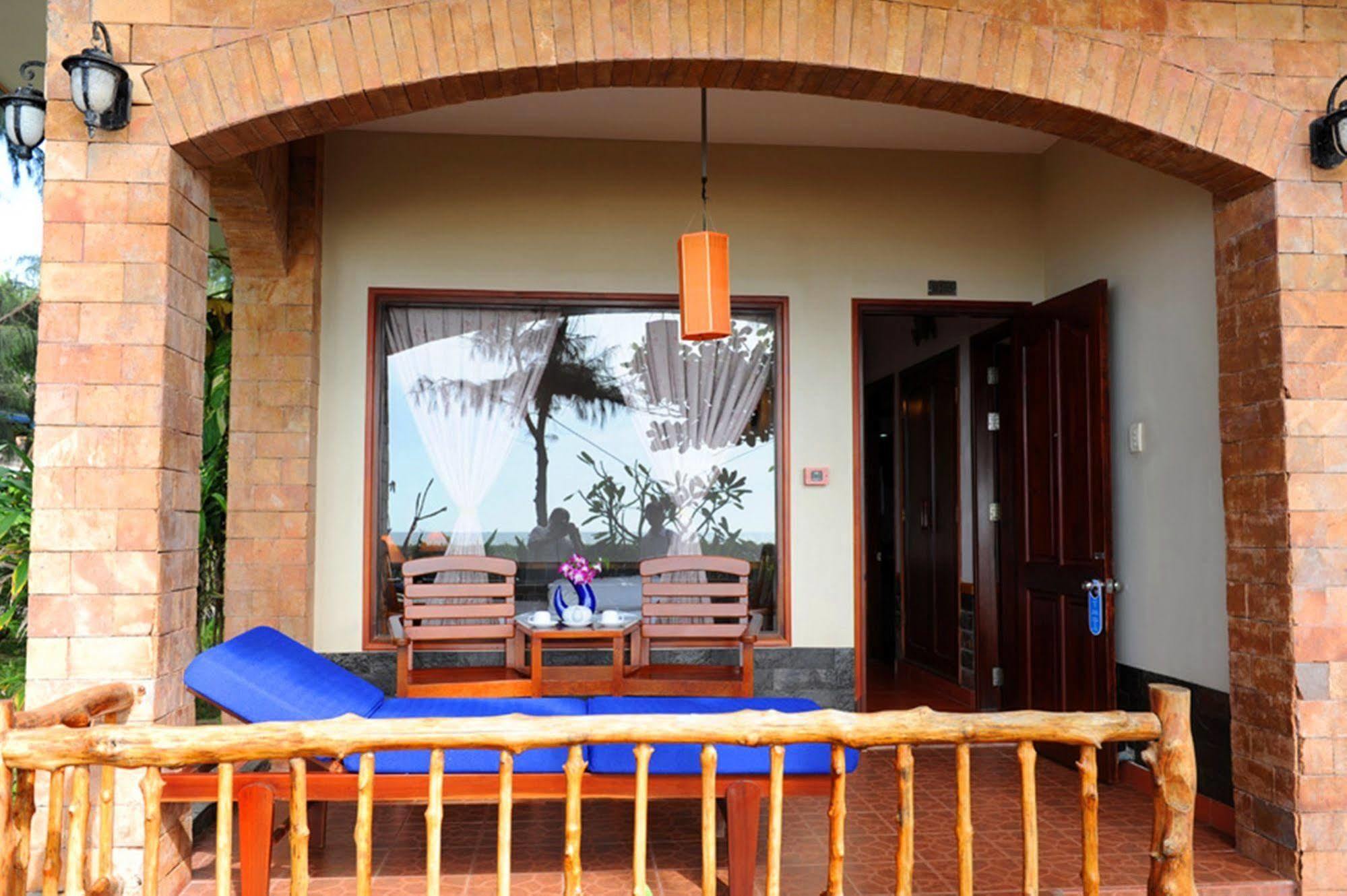 Vinh Suong Seaside Hotel And Resort Phan Thiết Buitenkant foto