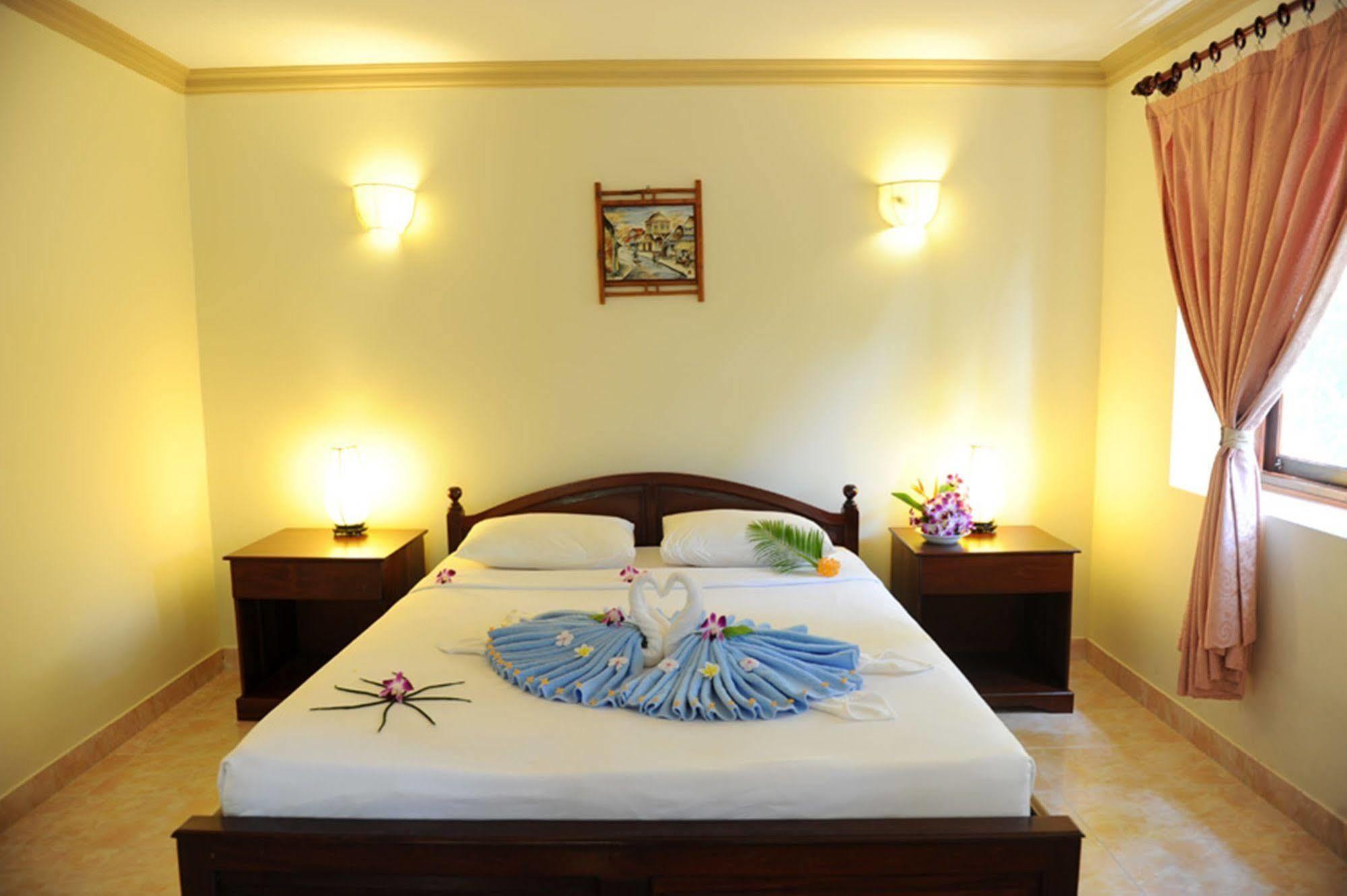 Vinh Suong Seaside Hotel And Resort Phan Thiết Buitenkant foto