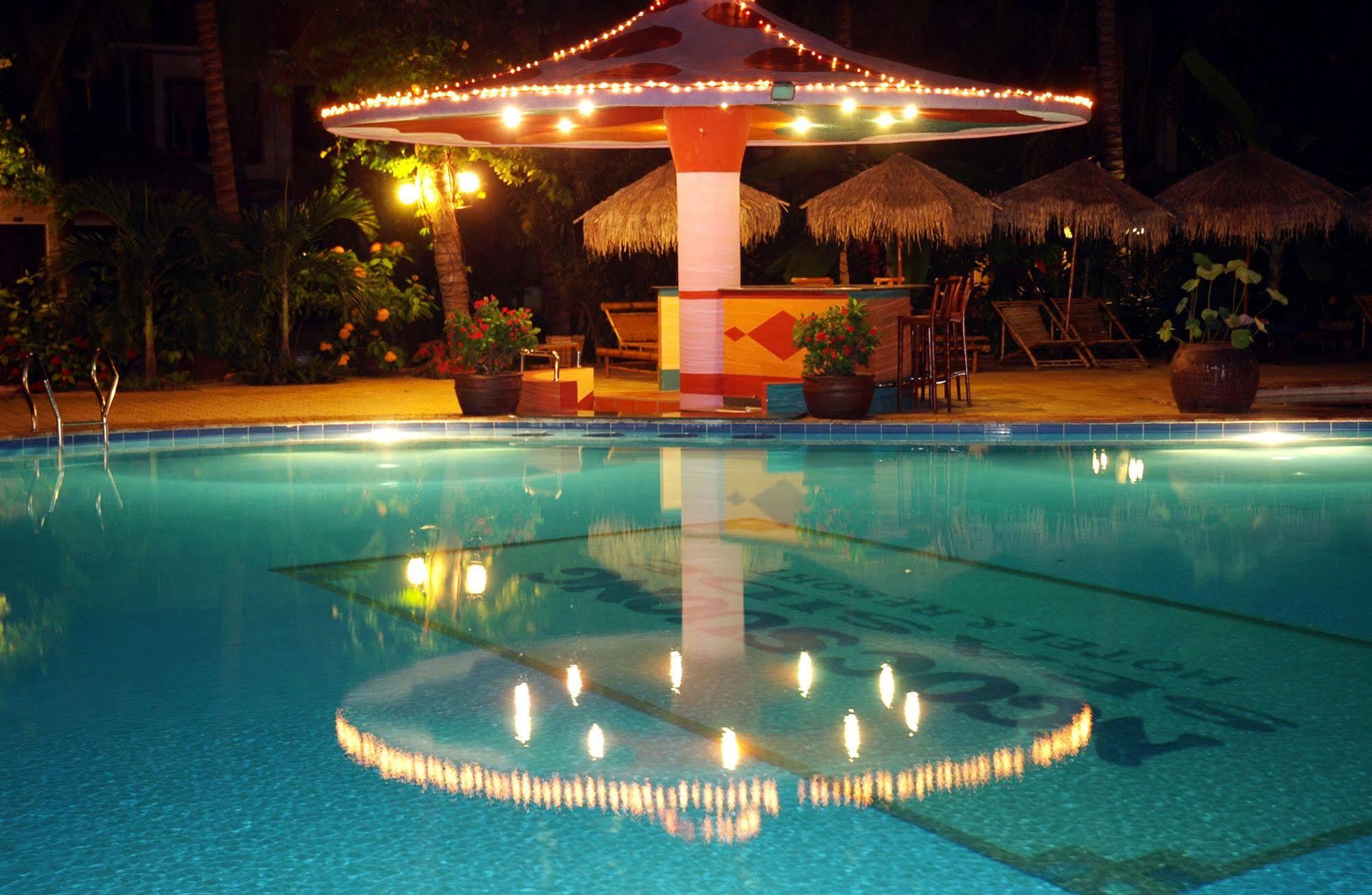 Vinh Suong Seaside Hotel And Resort Phan Thiết Buitenkant foto