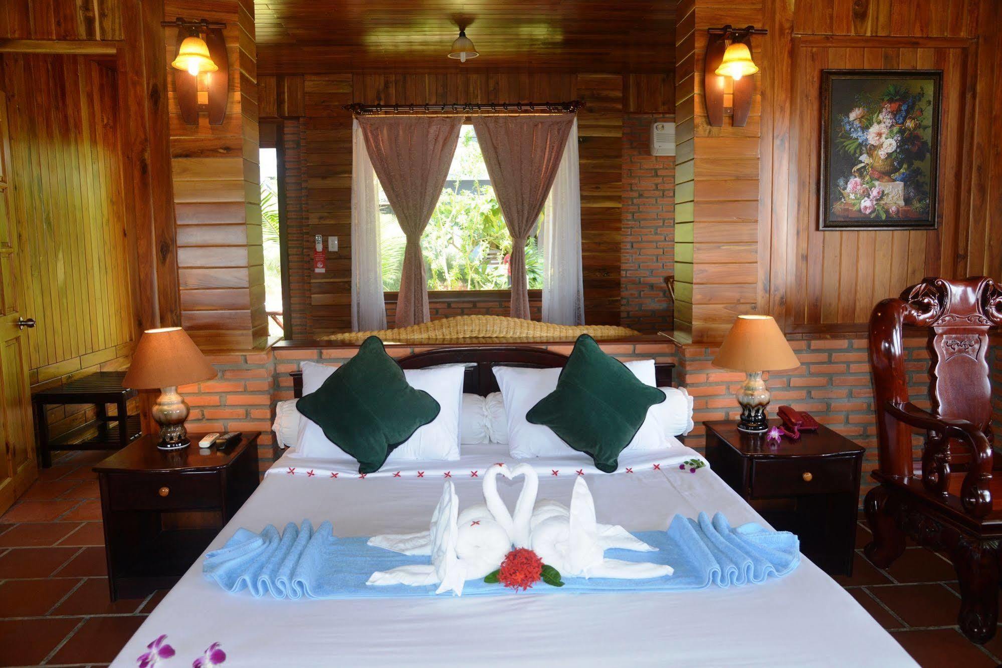 Vinh Suong Seaside Hotel And Resort Phan Thiết Buitenkant foto