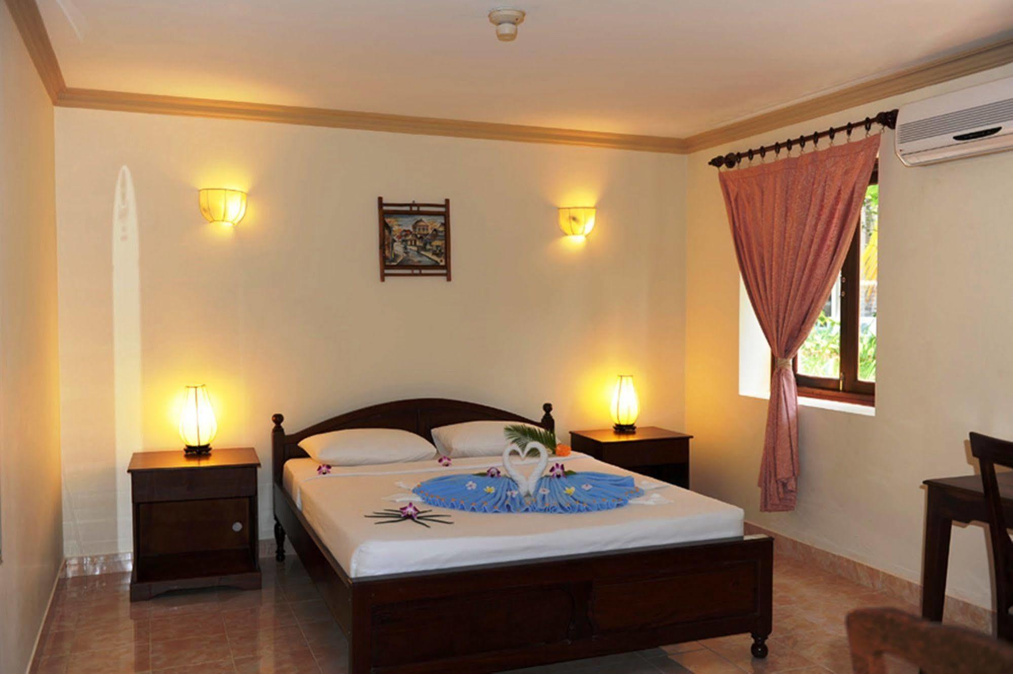 Vinh Suong Seaside Hotel And Resort Phan Thiết Buitenkant foto
